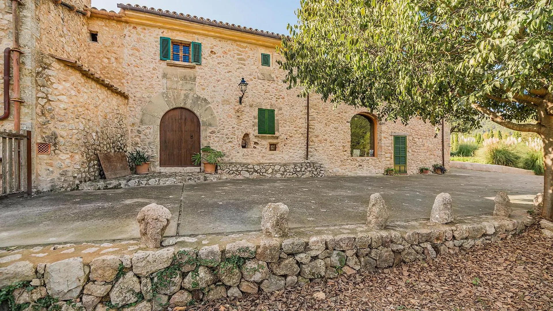 Can Llobera Abaix Pollenca Villa